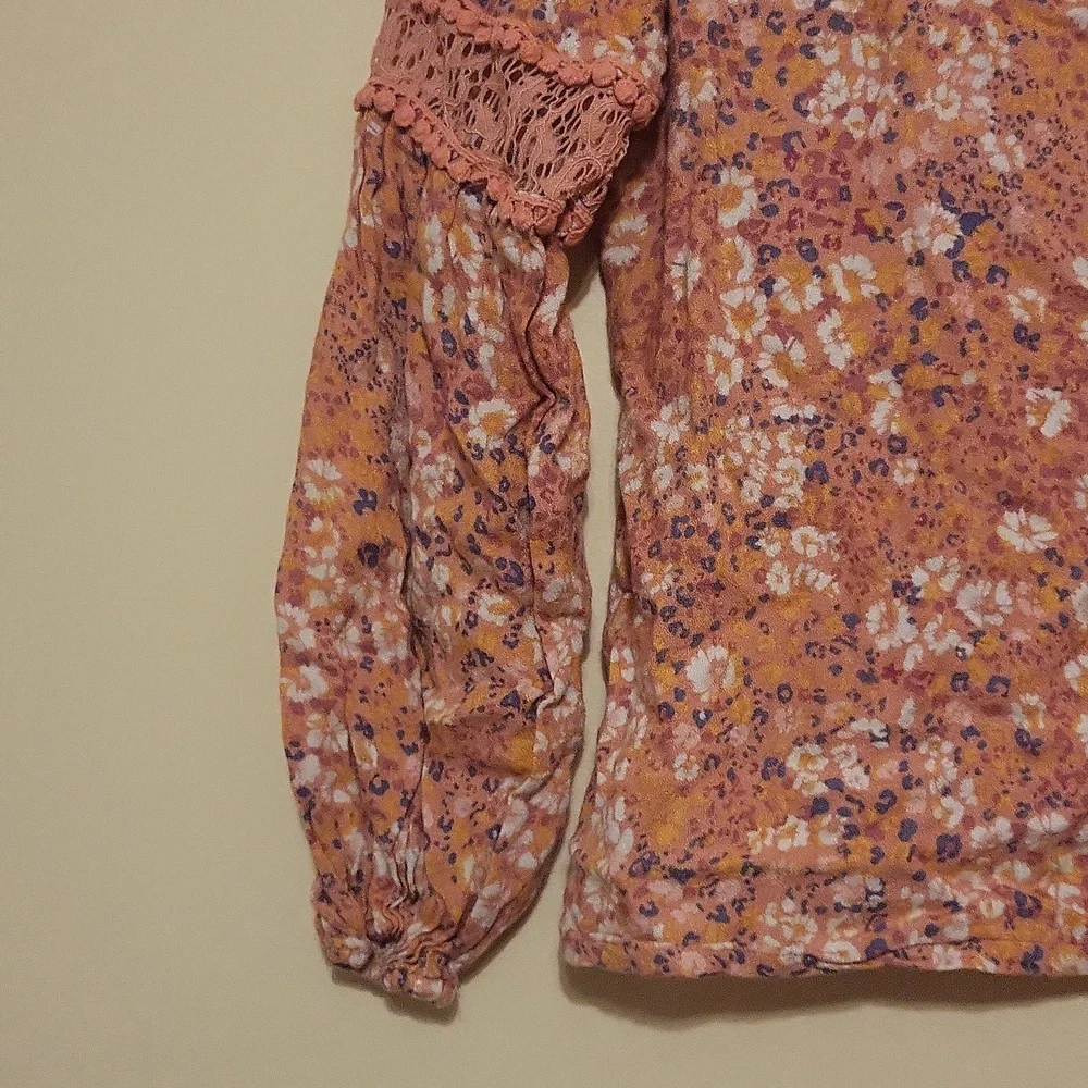 Jessica Simpson blouse - Picture 3 of 6